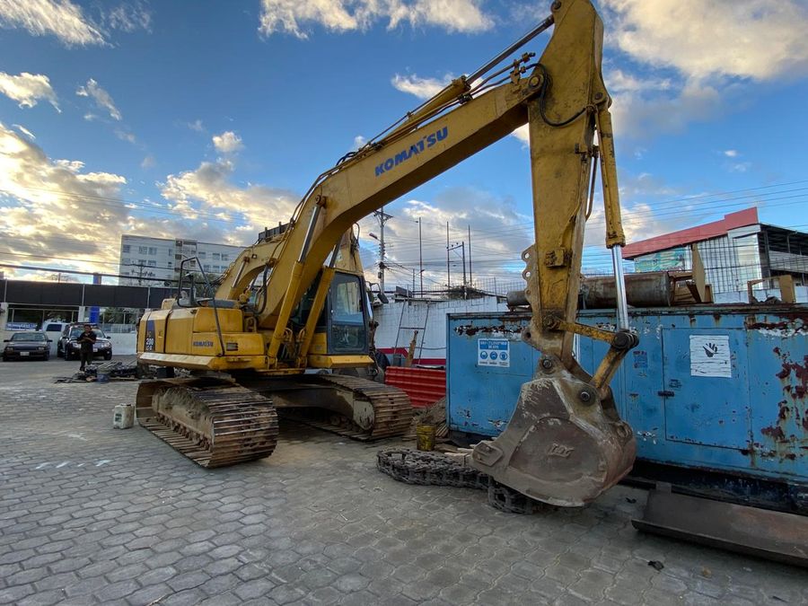 Komatsu PC200LC-8, vista 2