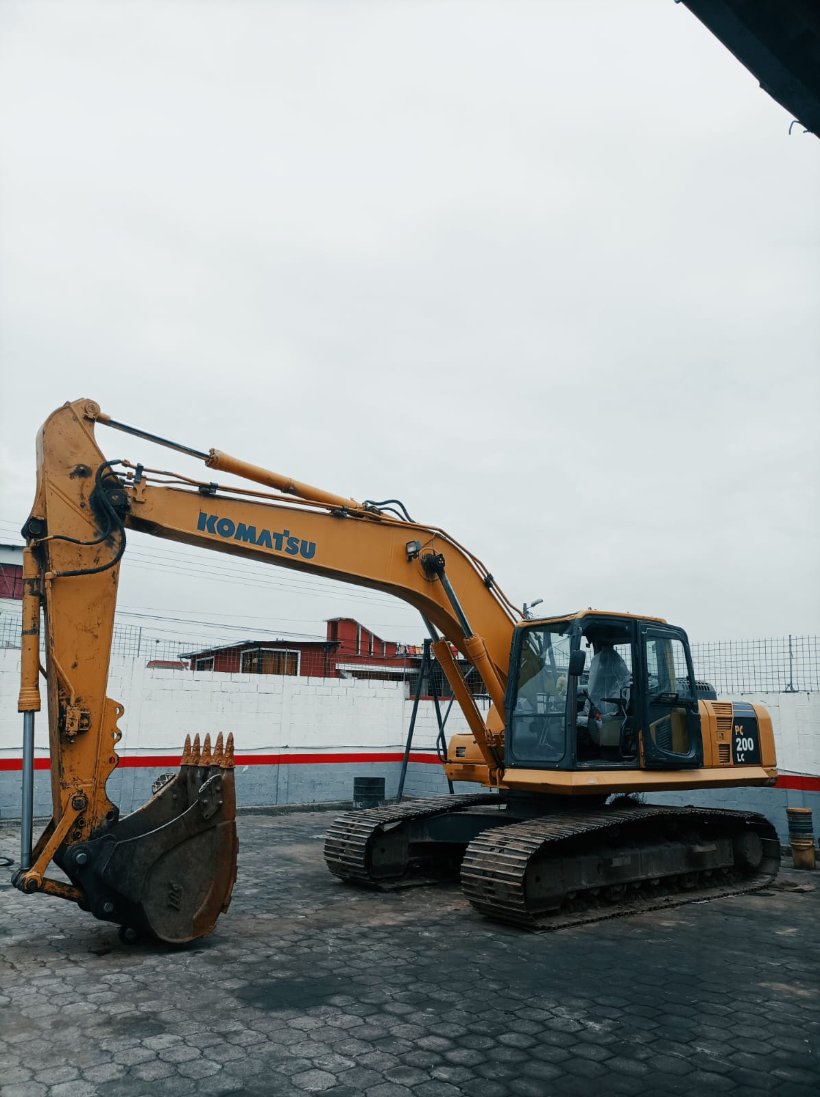 Komatsu PC200LC-8, vista 5